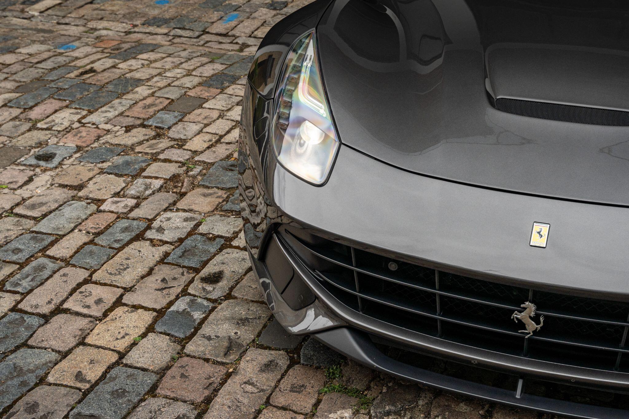 Ferrari F12 view 44