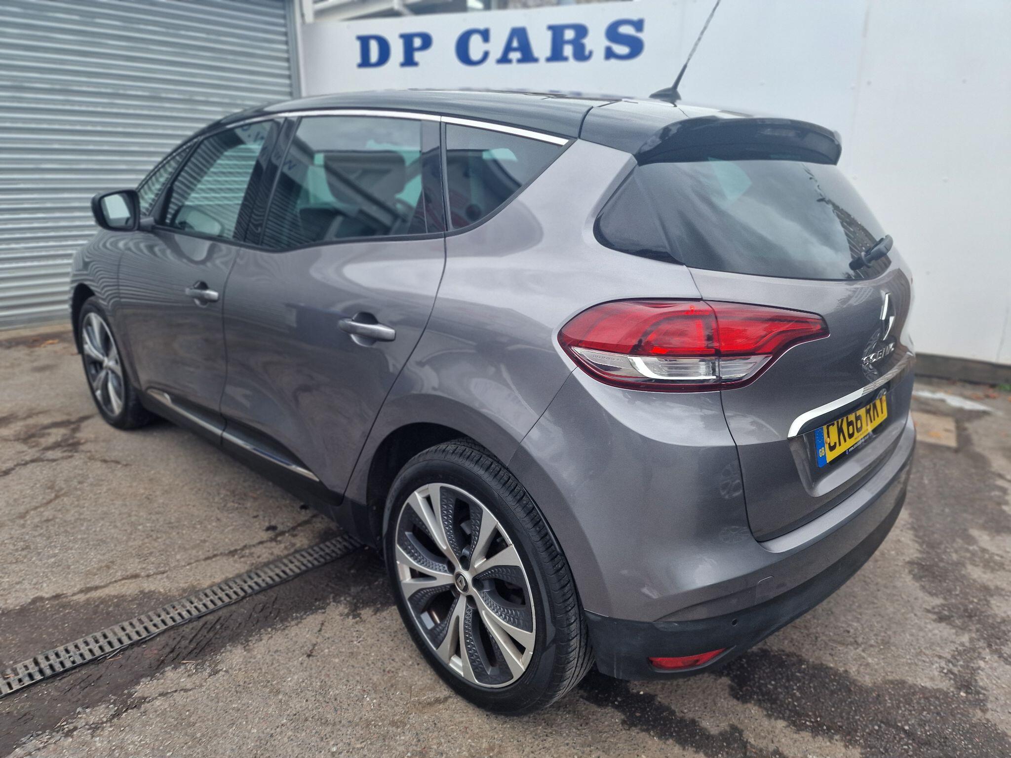 Renault Scenic view 12