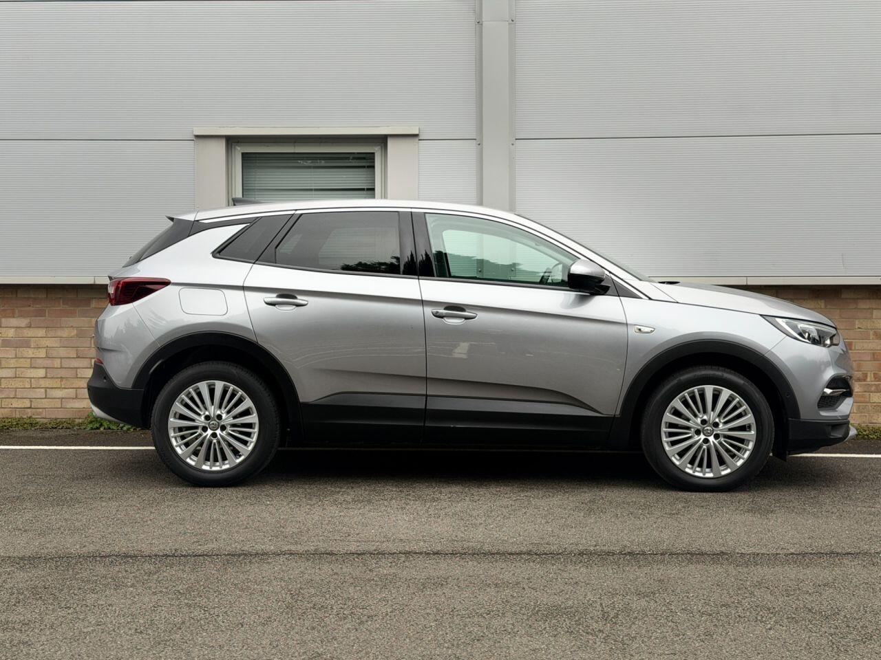 Vauxhall Grandland X view 6