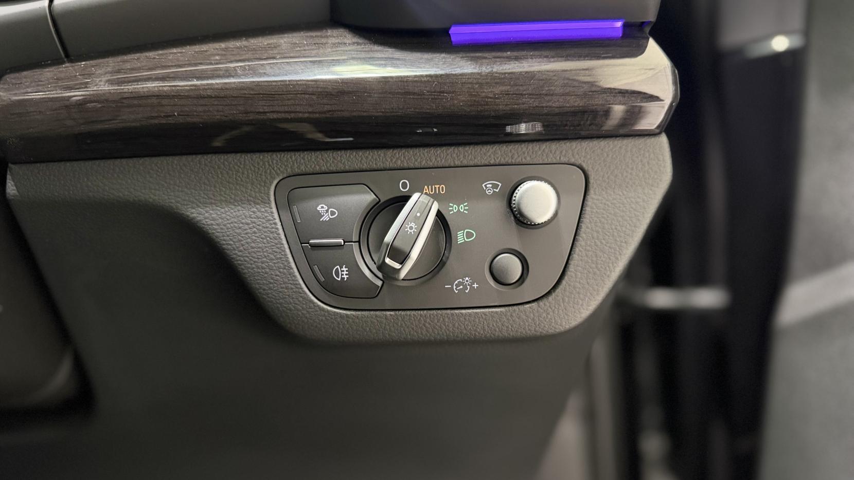 Audi SQ5 view 29