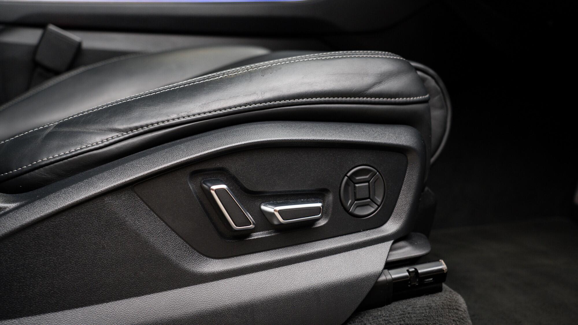 Audi SQ7 view 42