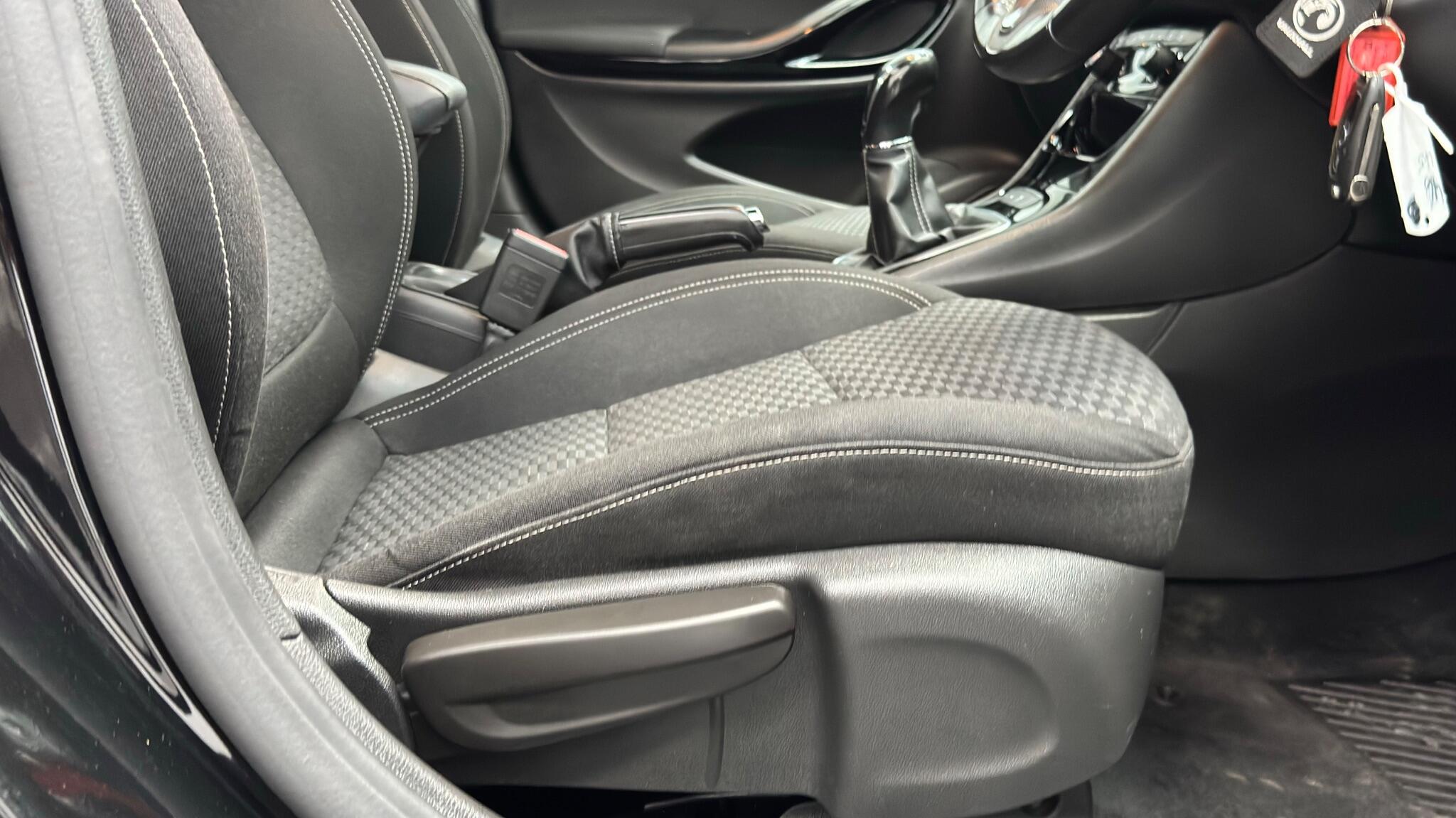 Vauxhall Astra view 44