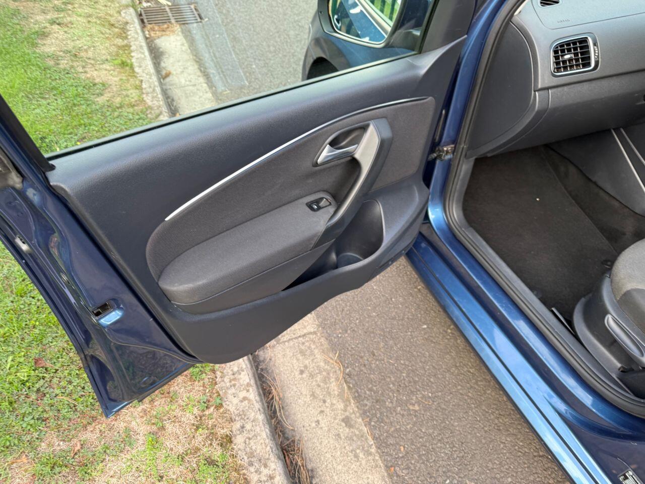 Volkswagen Polo view 32