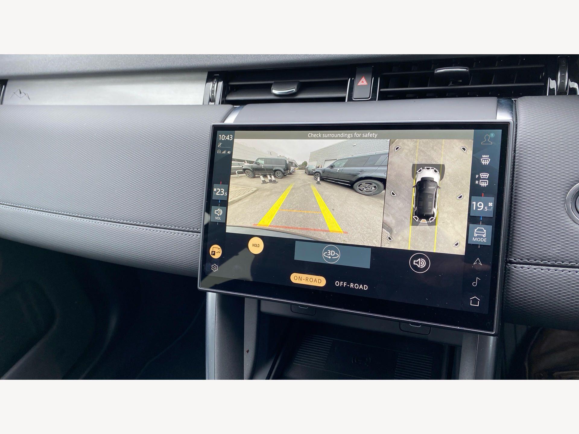 Land Rover Discovery Sport view 14