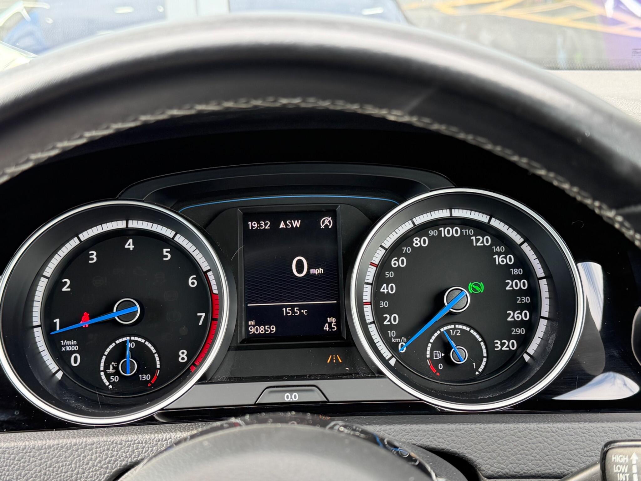 Volkswagen Golf view 20
