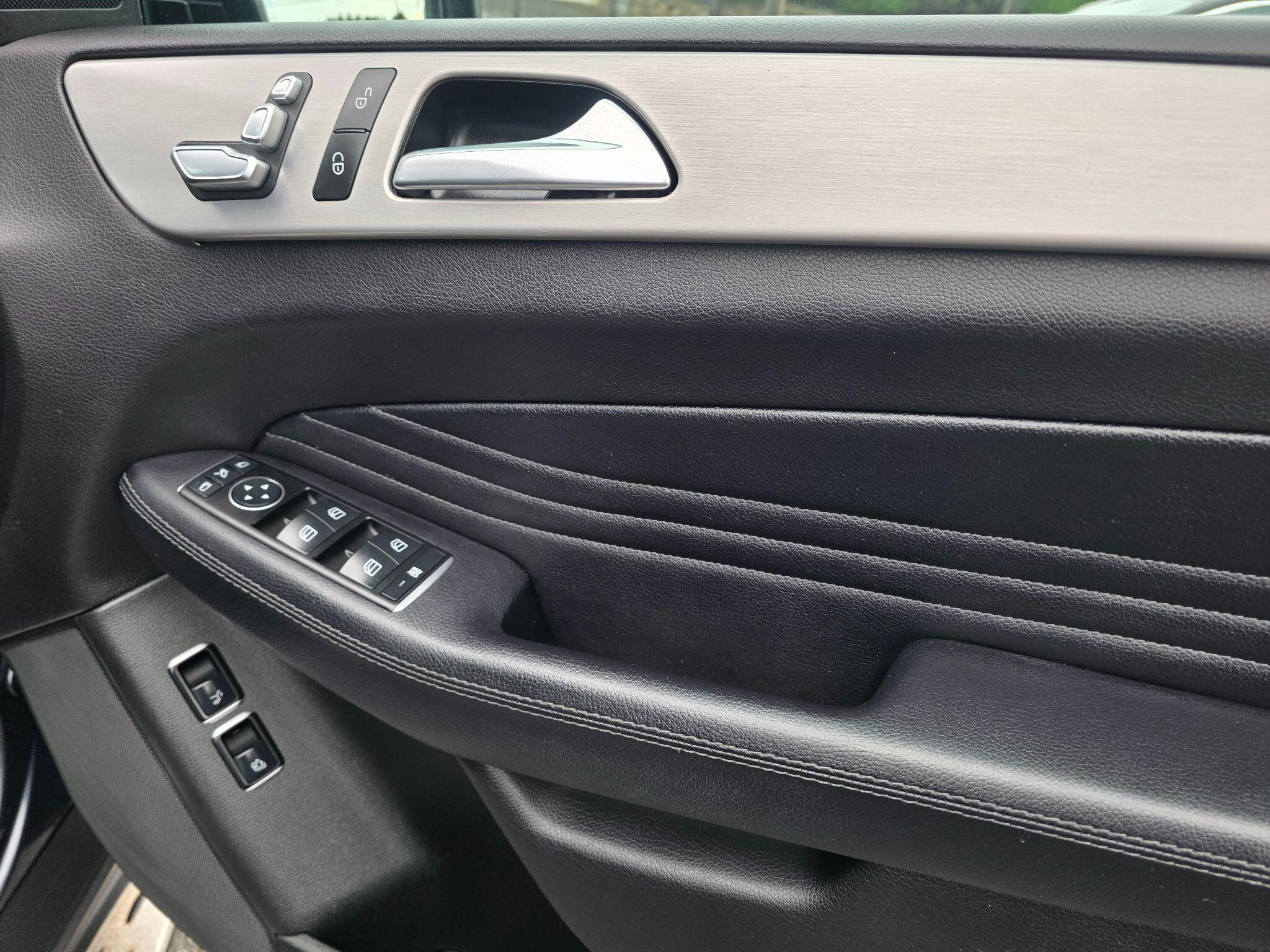 Mercedes-Benz Gle view 12