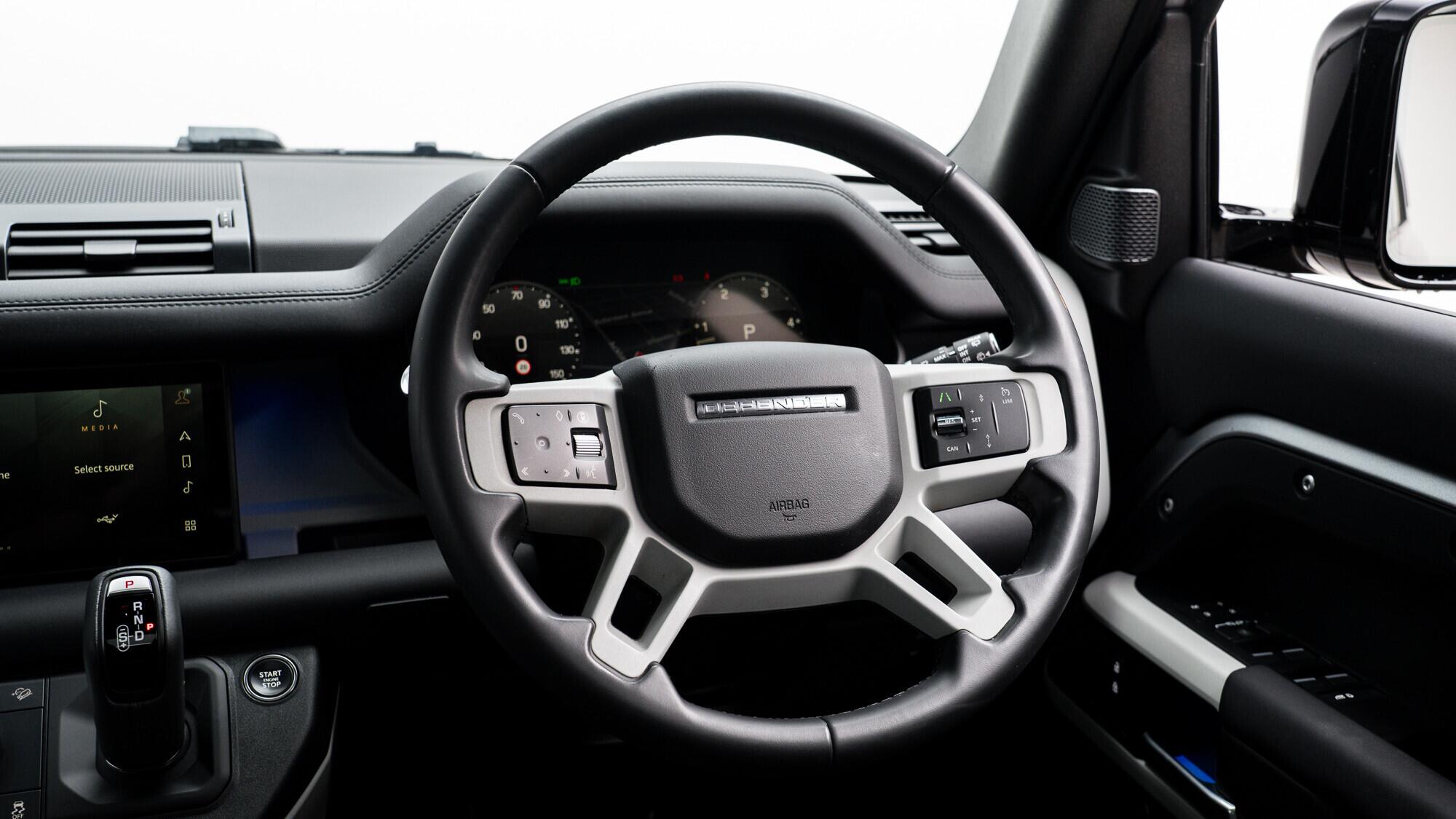 Land Rover Defender view 19