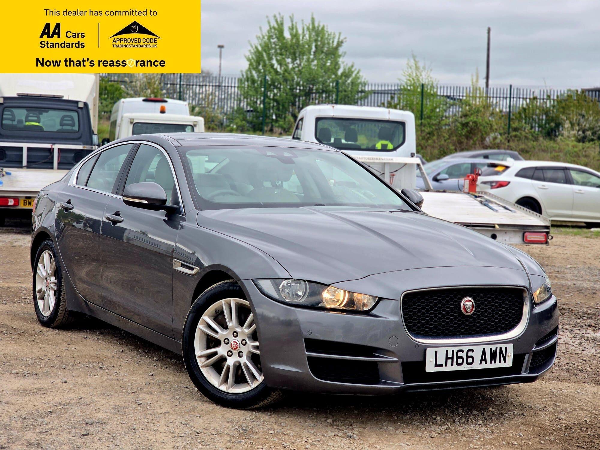 2016 Jaguar XE 2.0i Prestige