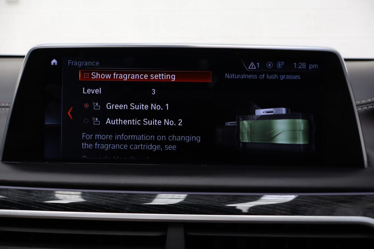 BMW 7 Series view 38