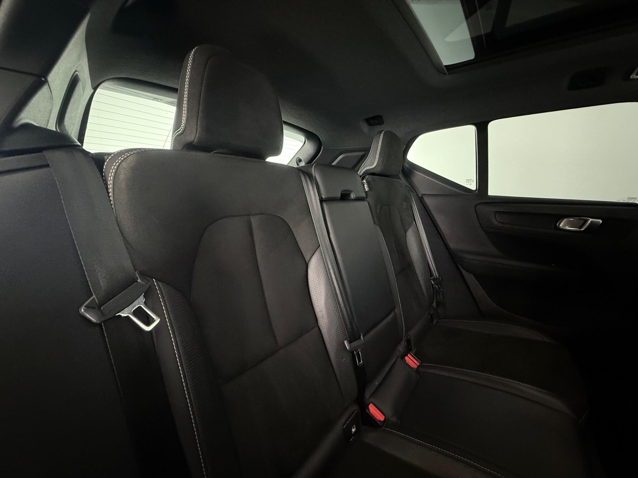 Volvo XC40 view 29