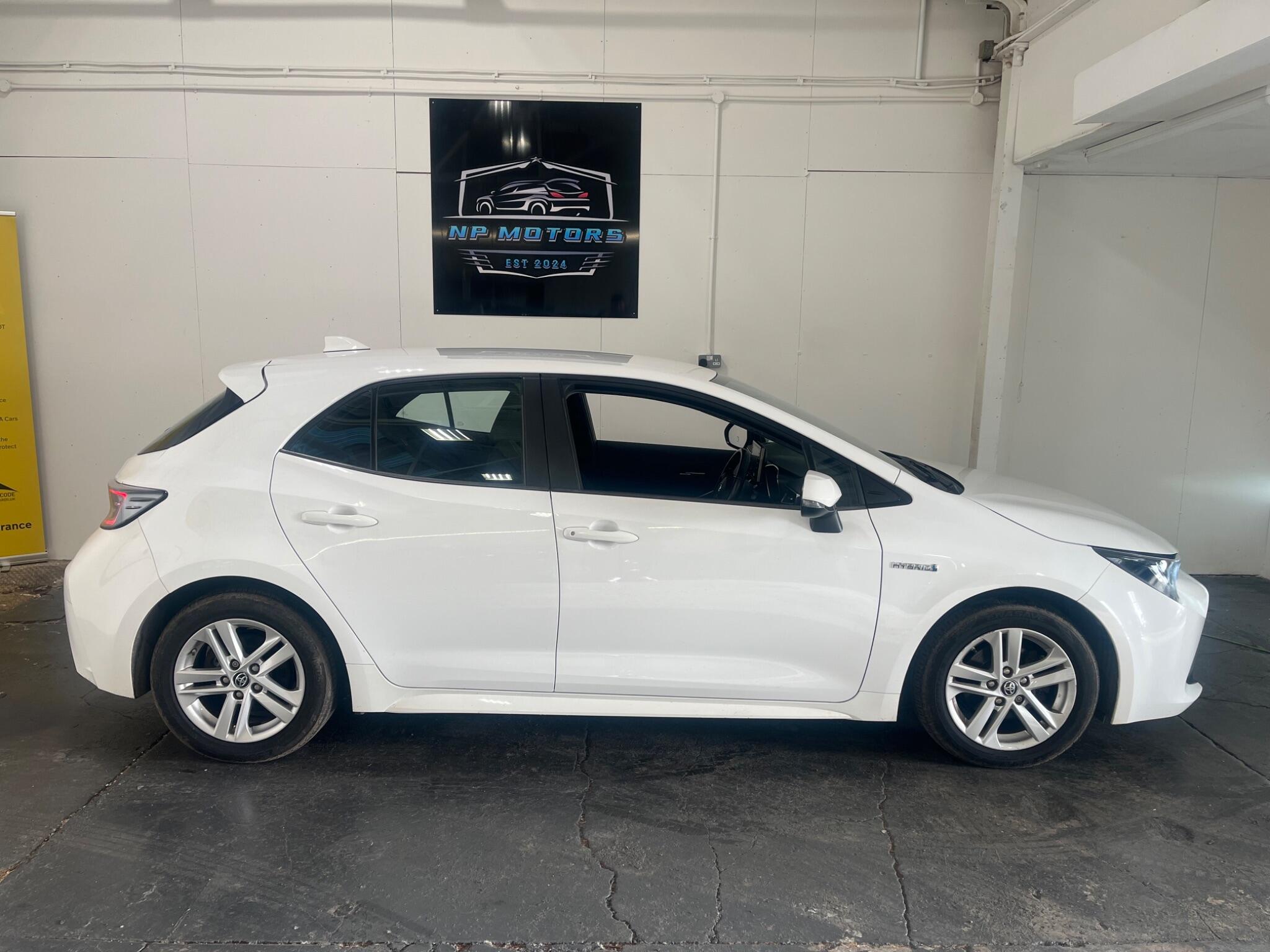 2020 Toyota Corolla 1.8 VVT-h Icon CVT Euro 6 (s/s) 5dr • 57,988 miles image 9