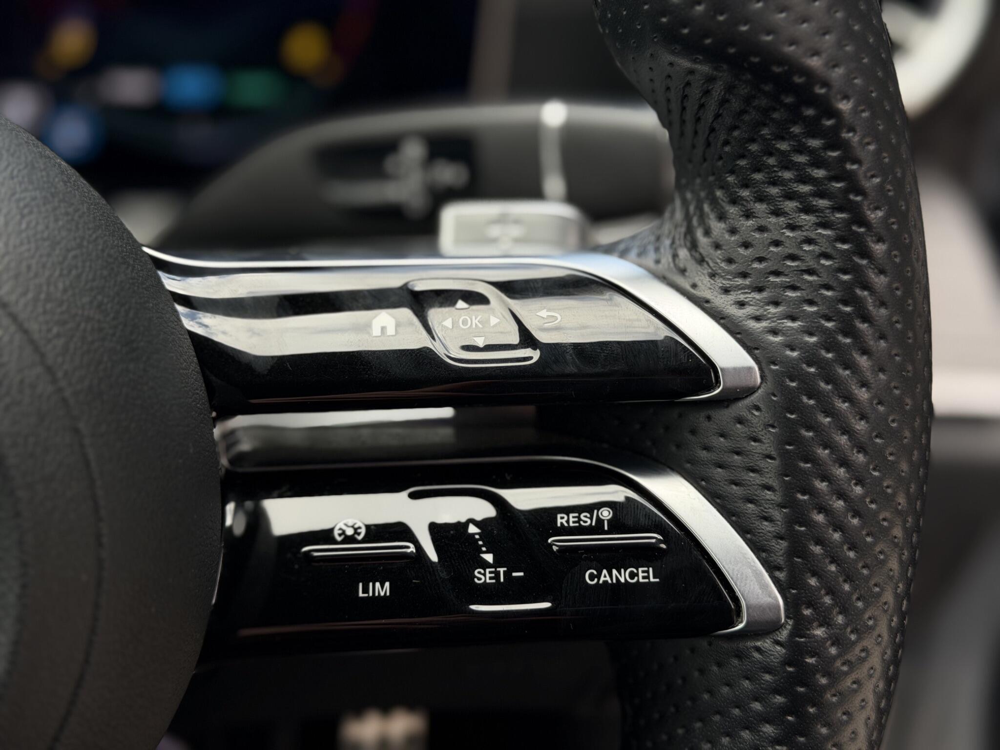 Mercedes-Benz E-Class view 26
