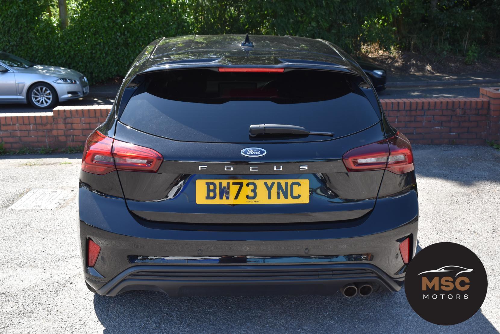 Ford Focus view 15
