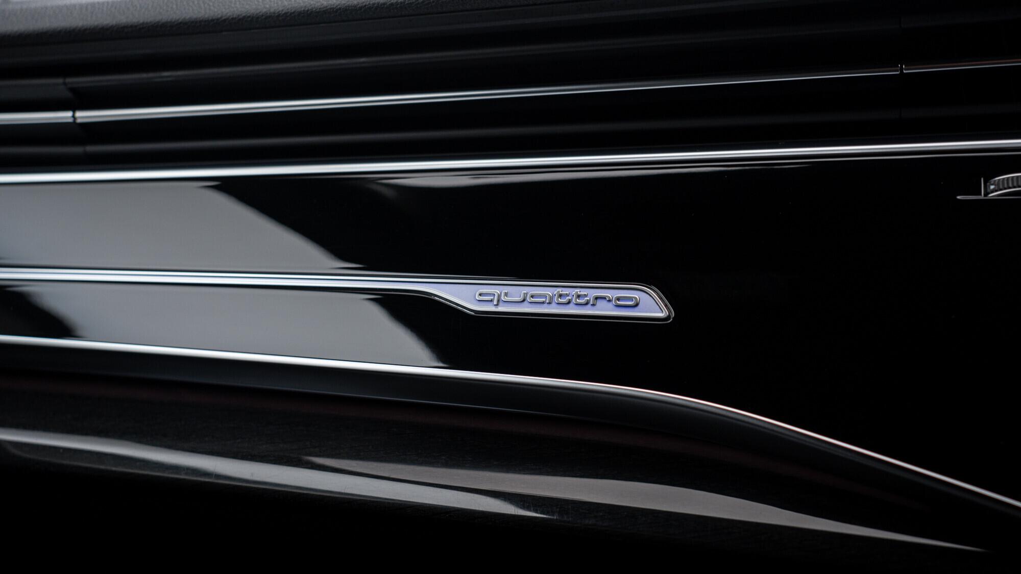 Audi SQ7 view 47