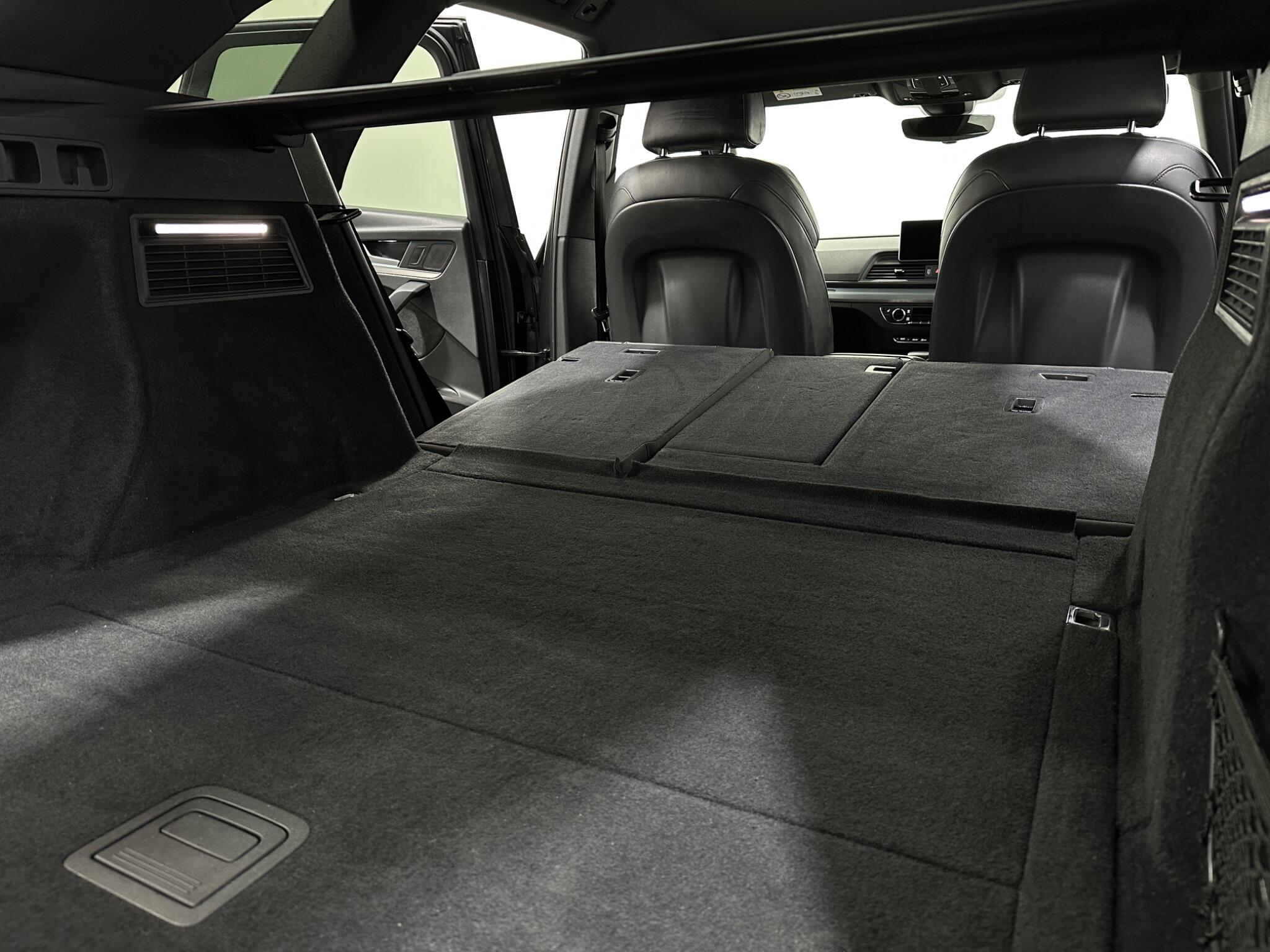Audi Q5 view 45