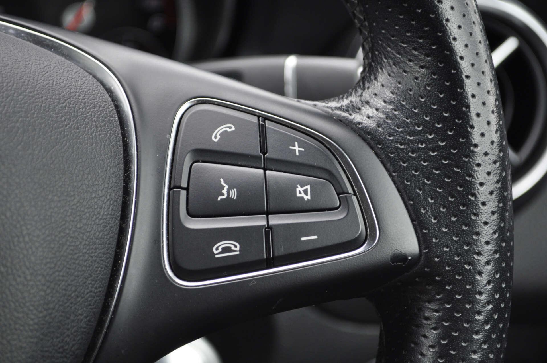 Mercedes-Benz Gla view 21