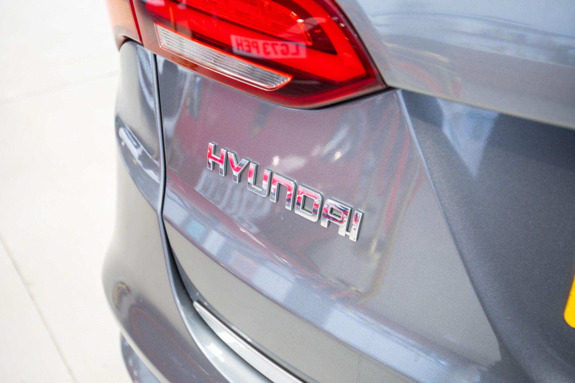 Hyundai Santa Fe view 8