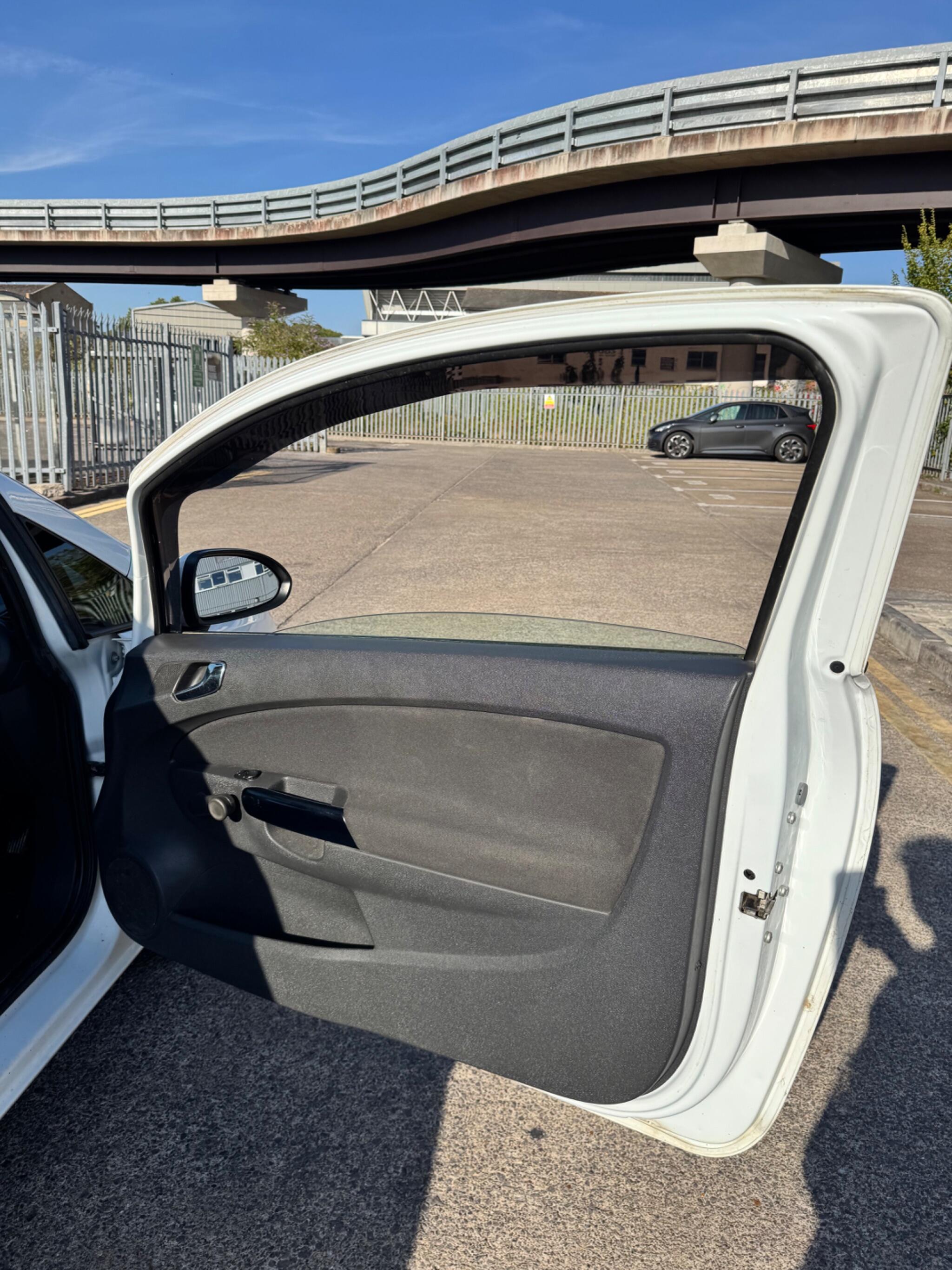 Vauxhall Corsa Van view 38
