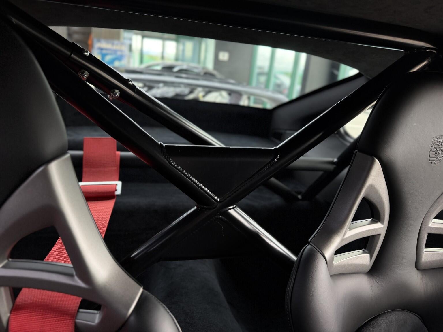Porsche 911 view 76
