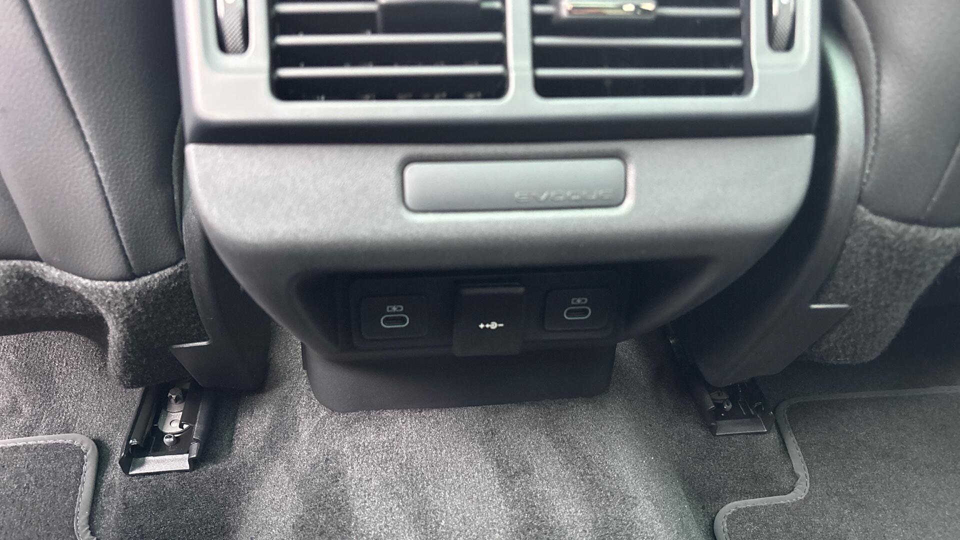 Land Rover Range Rover Evoque view 33