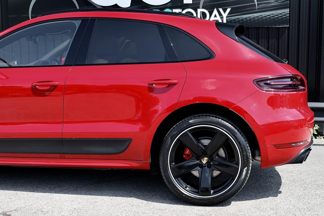 Porsche Macan view 41