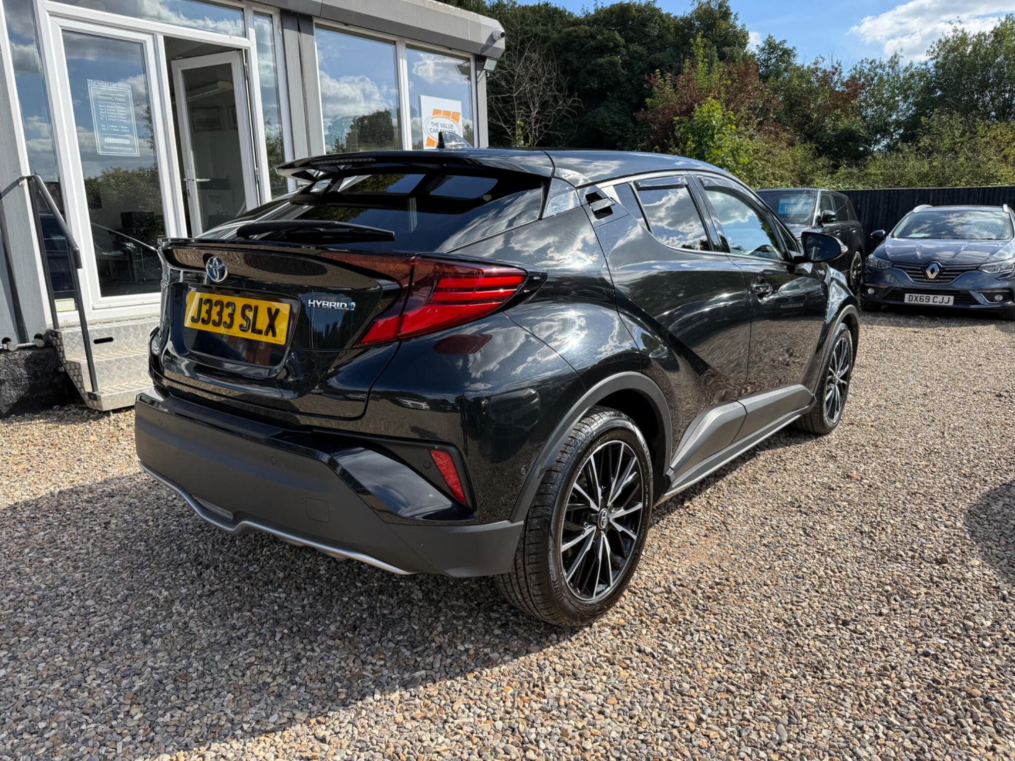 Toyota C-HR view 2
