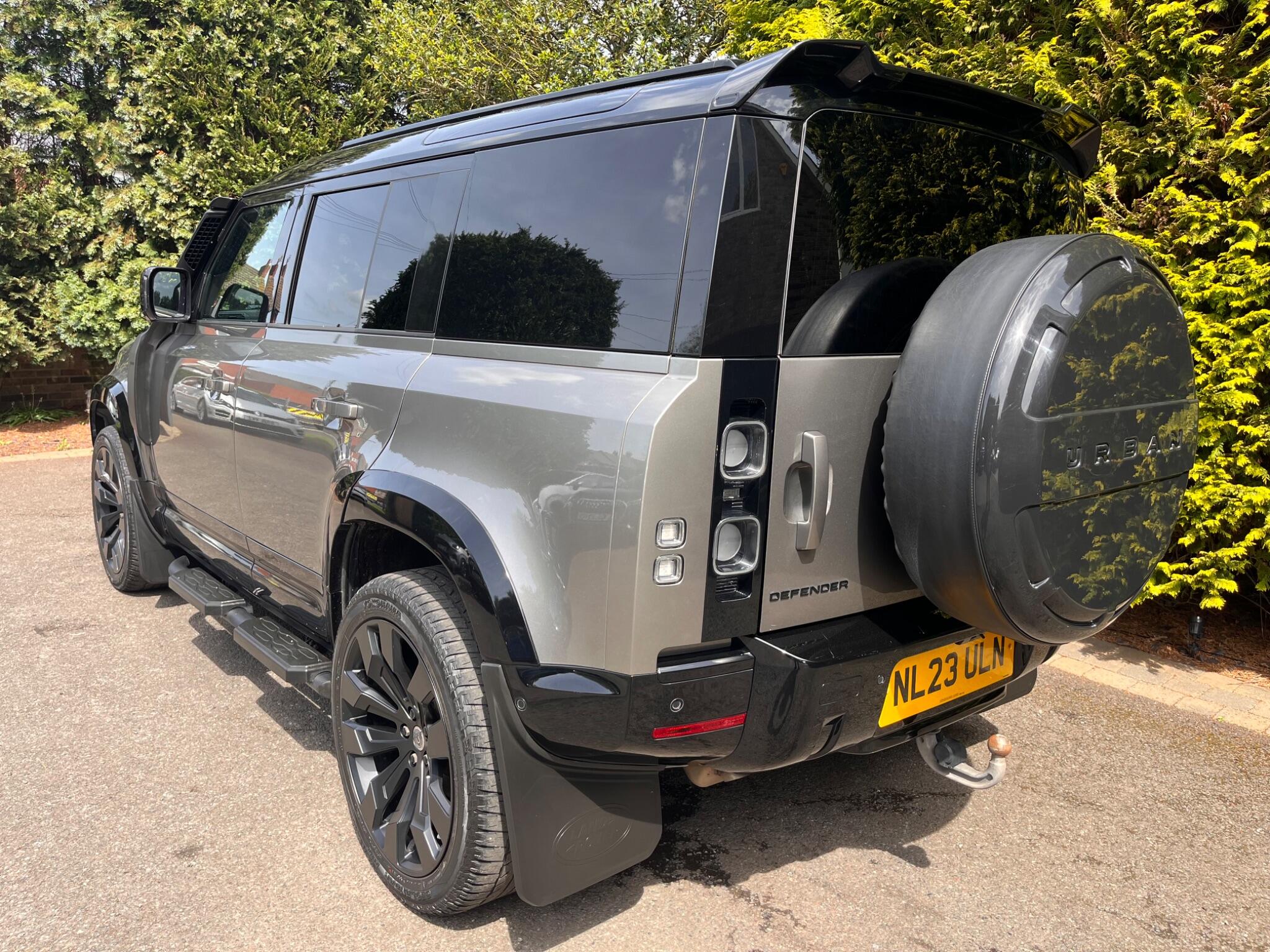 Land Rover Defender view 12
