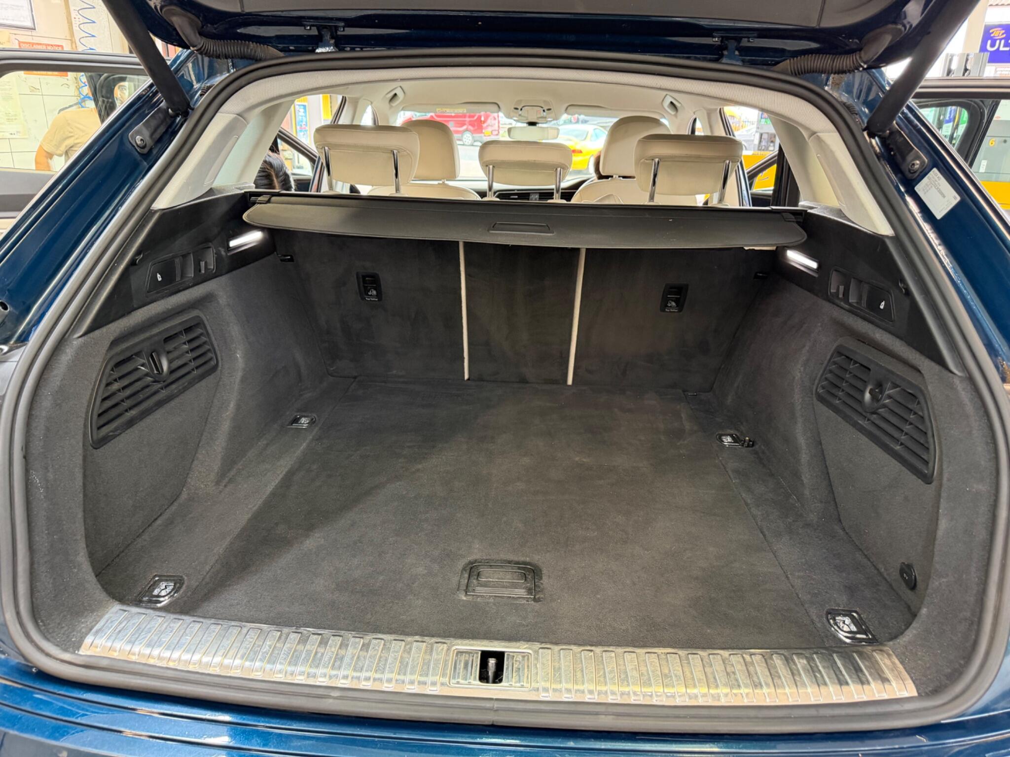 Audi E-Tron view 15