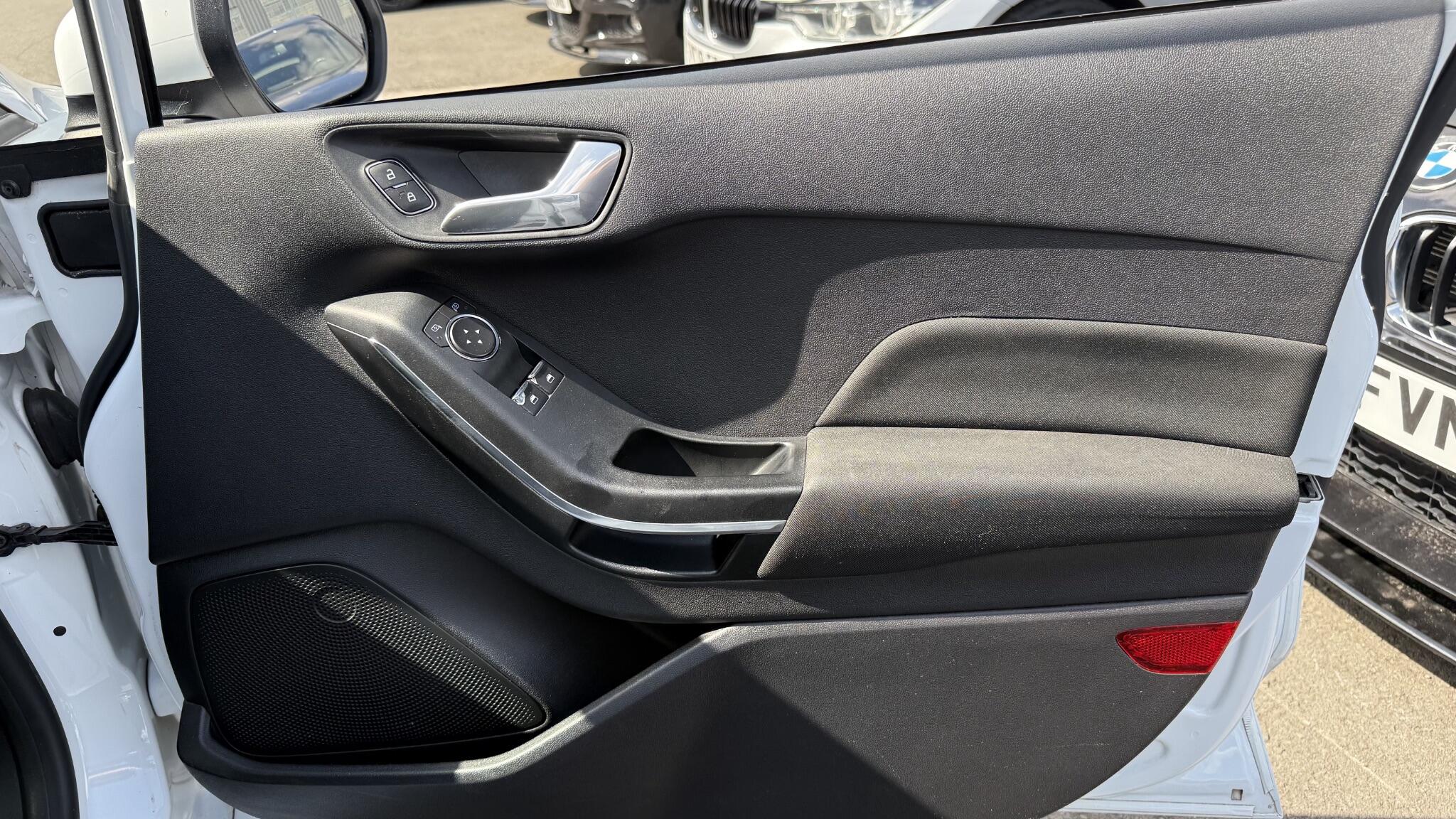 Ford Fiesta view 24
