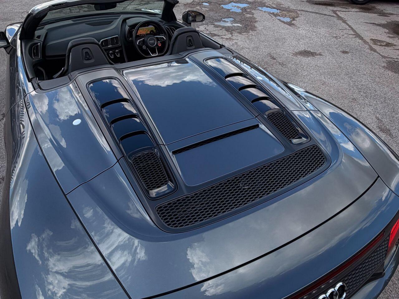 Audi R8 view 29