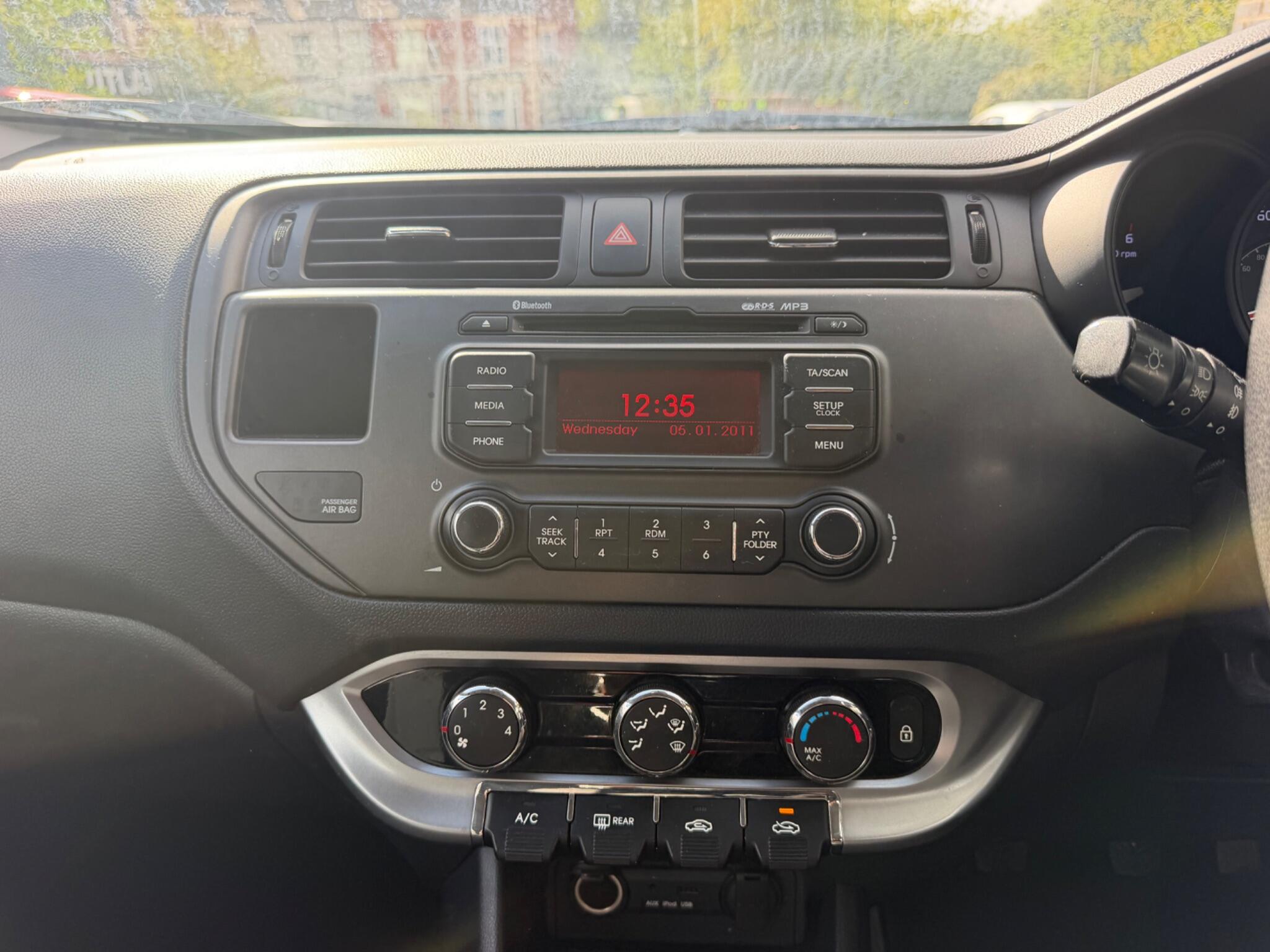 Kia Rio view 32