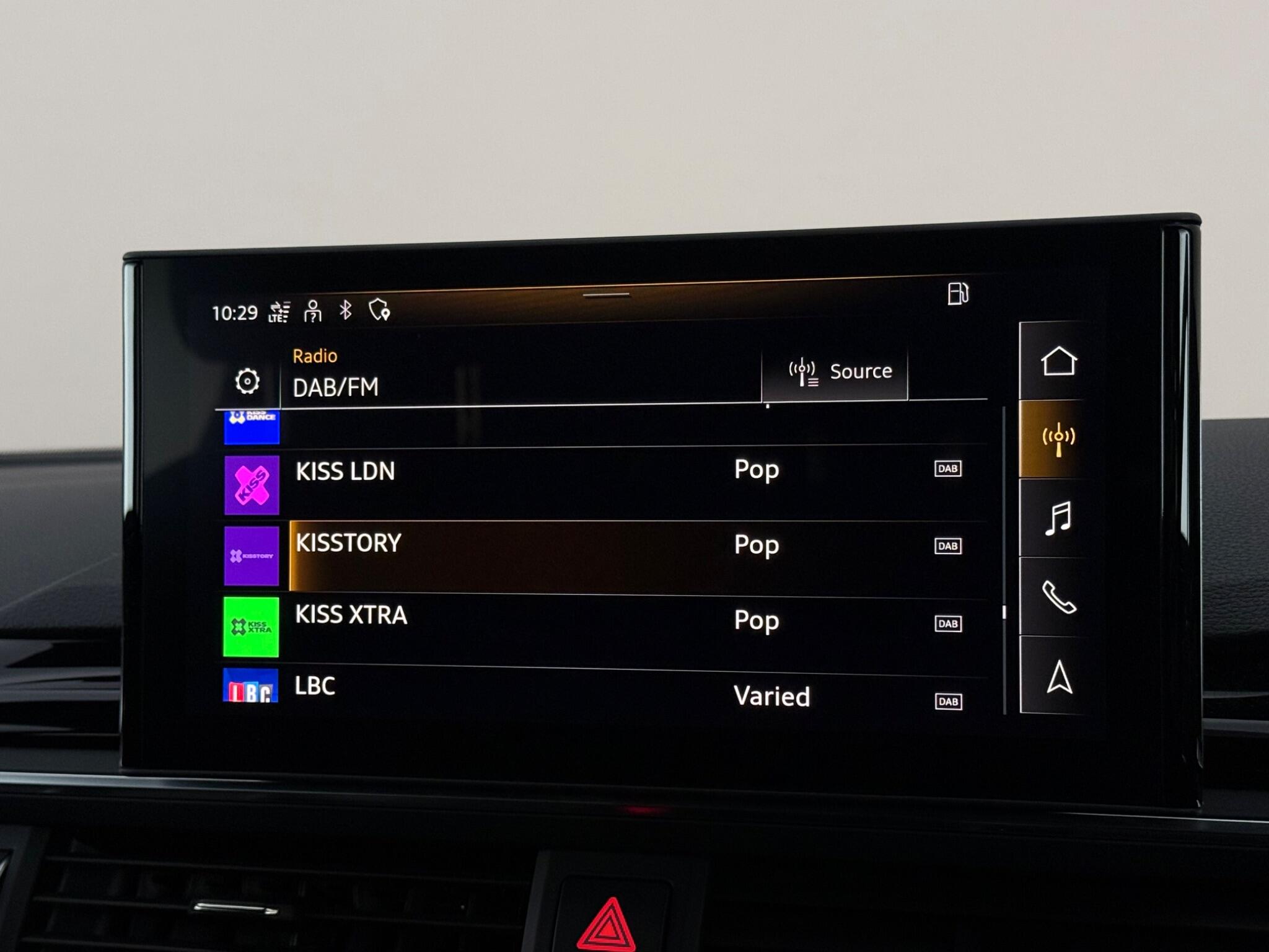 Audi A4 view 22