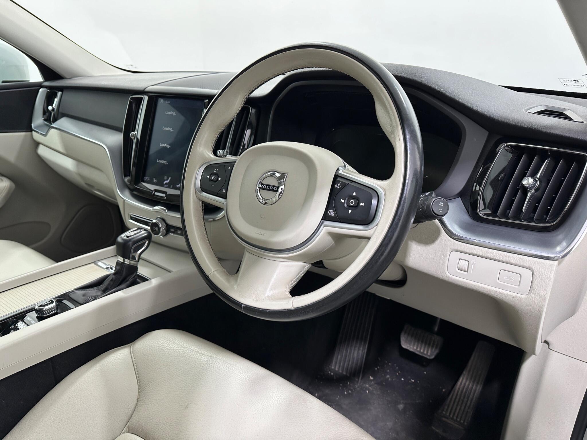 Volvo XC60 view 11