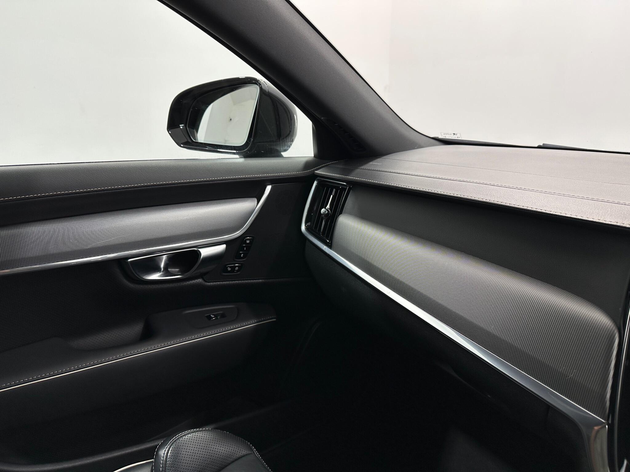 Volvo S90 view 27