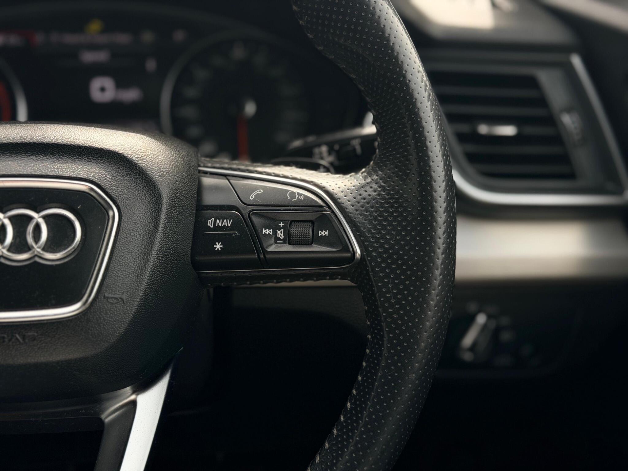 Audi Q5 view 23