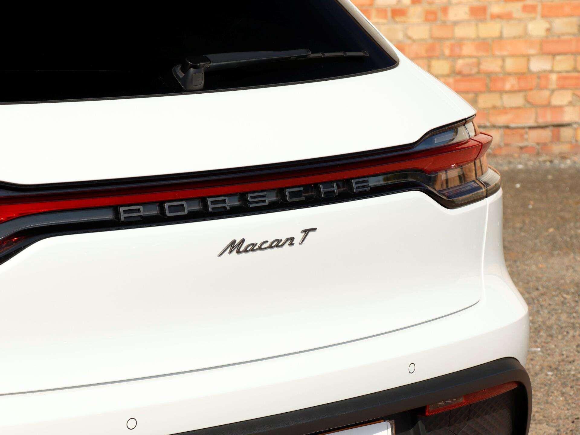 Porsche Macan view 34