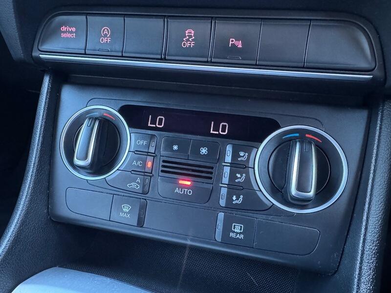 Audi Q3 view 27