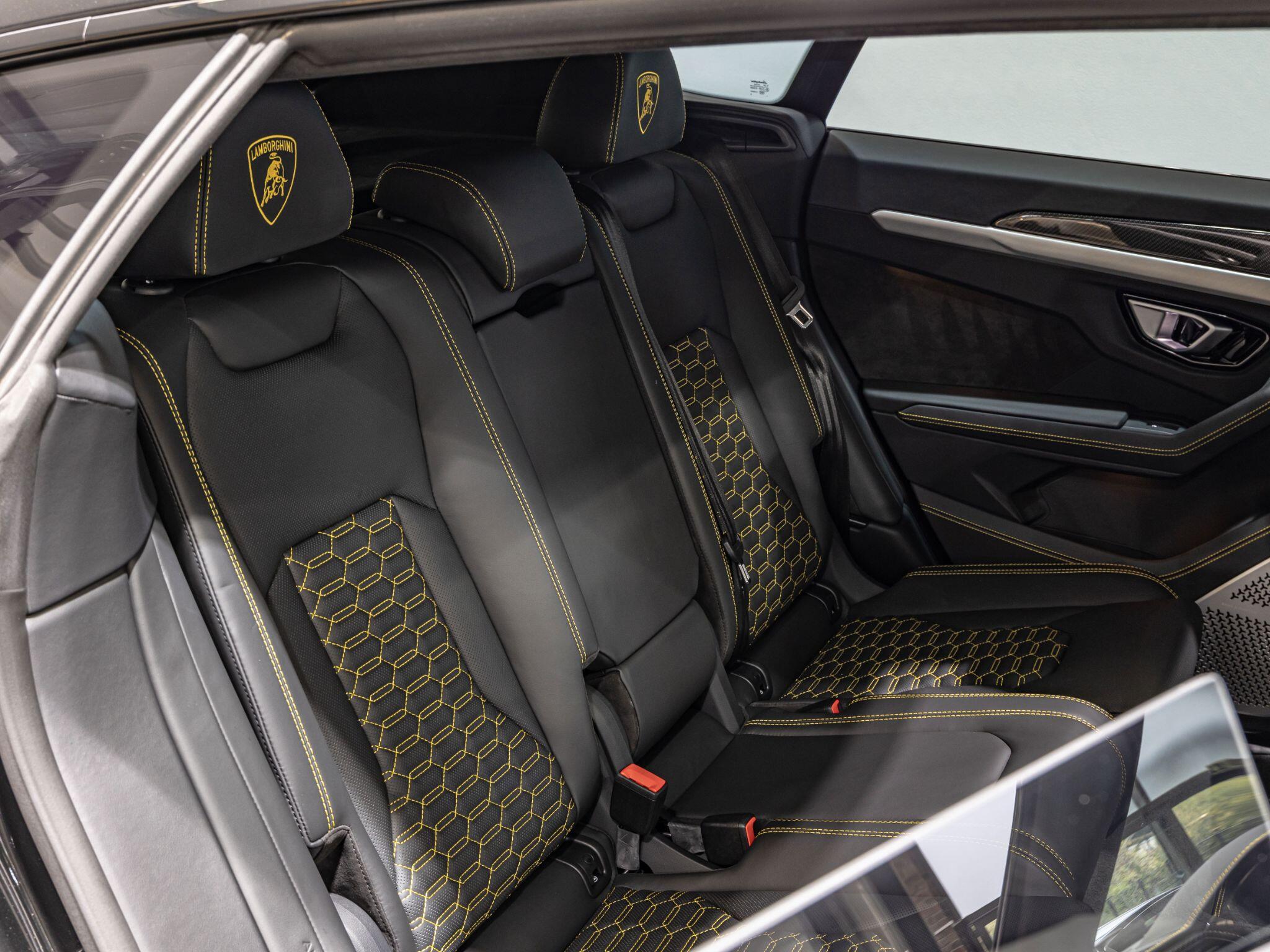 Lamborghini Urus view 35