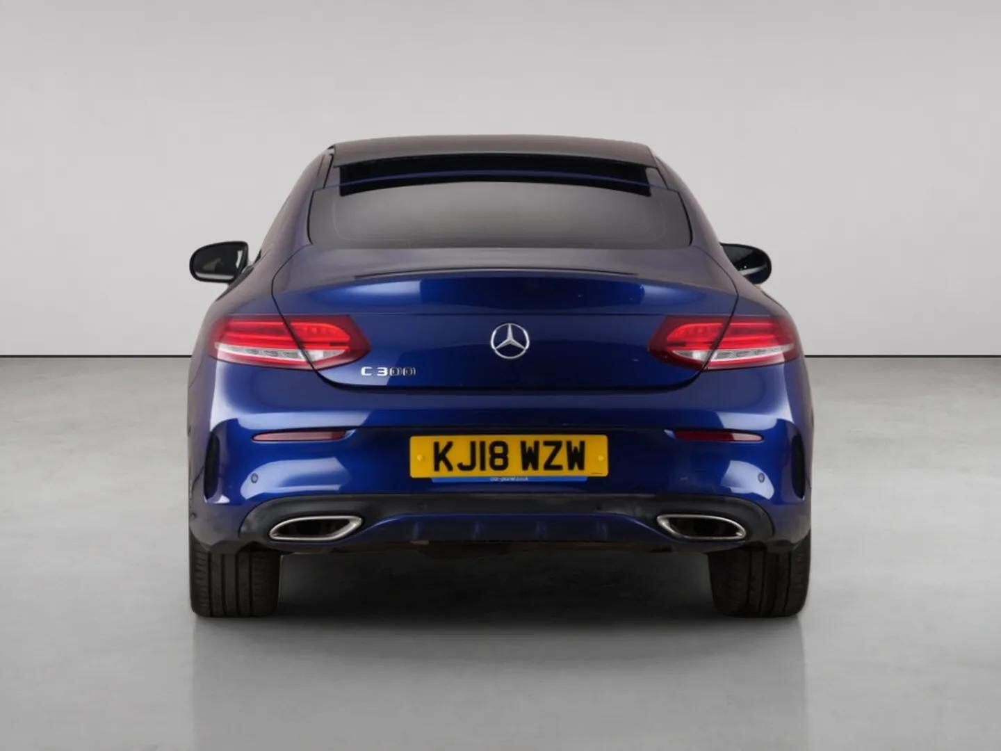 Mercedes-Benz C-Class view 7
