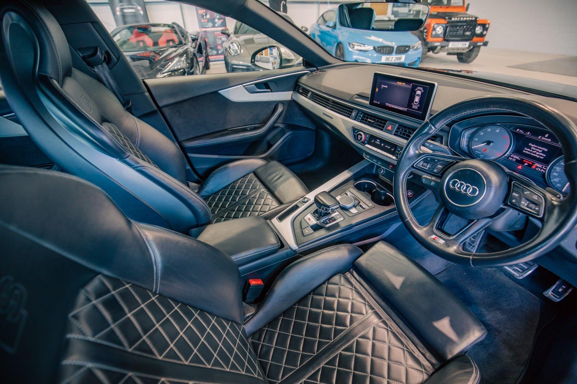 Audi S5 view 30