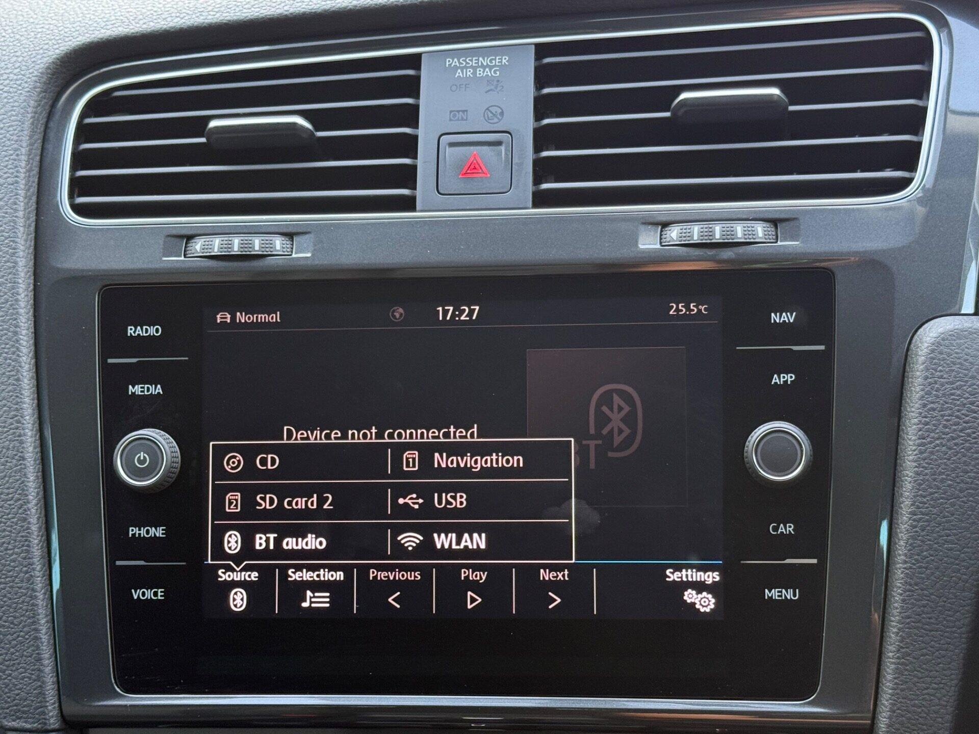 Volkswagen Golf view 45