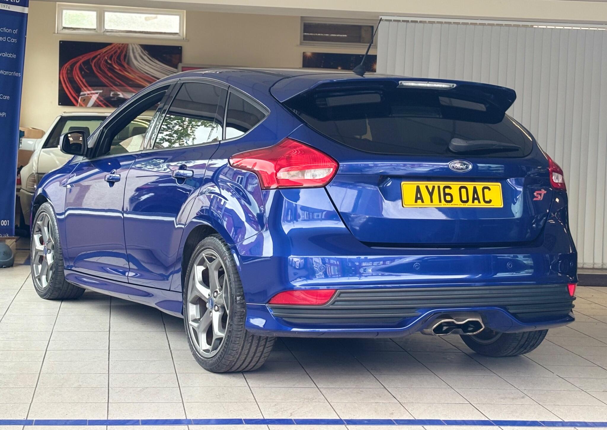 Ford Focus view 4