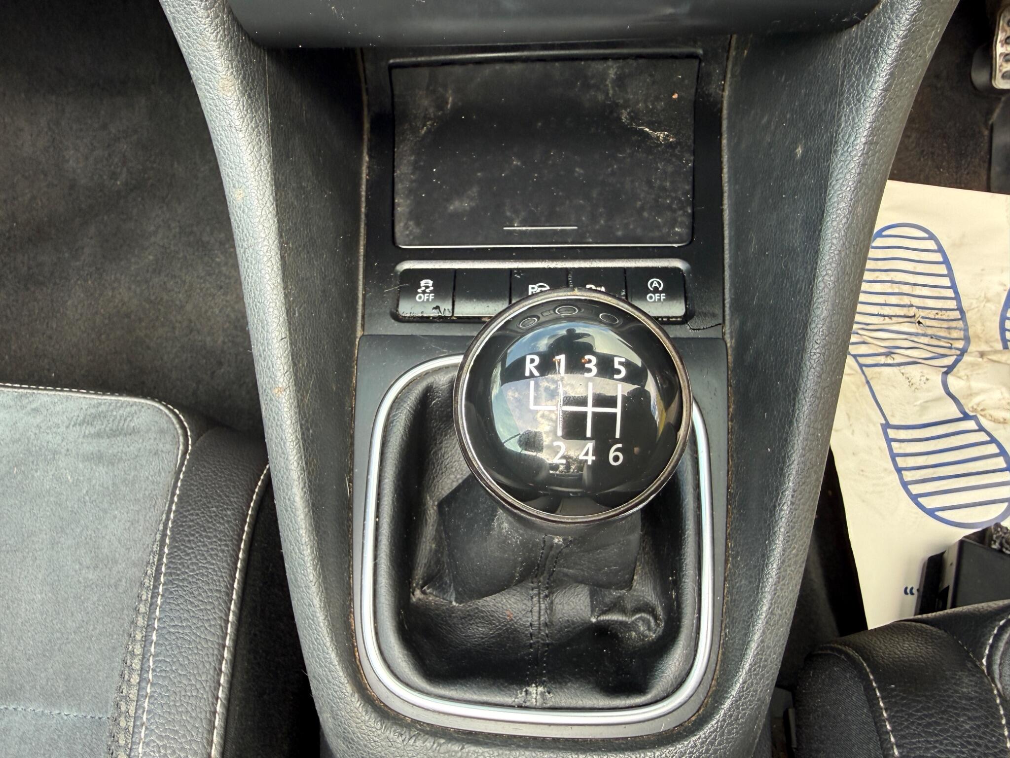 2012 Volkswagen Golf image 22