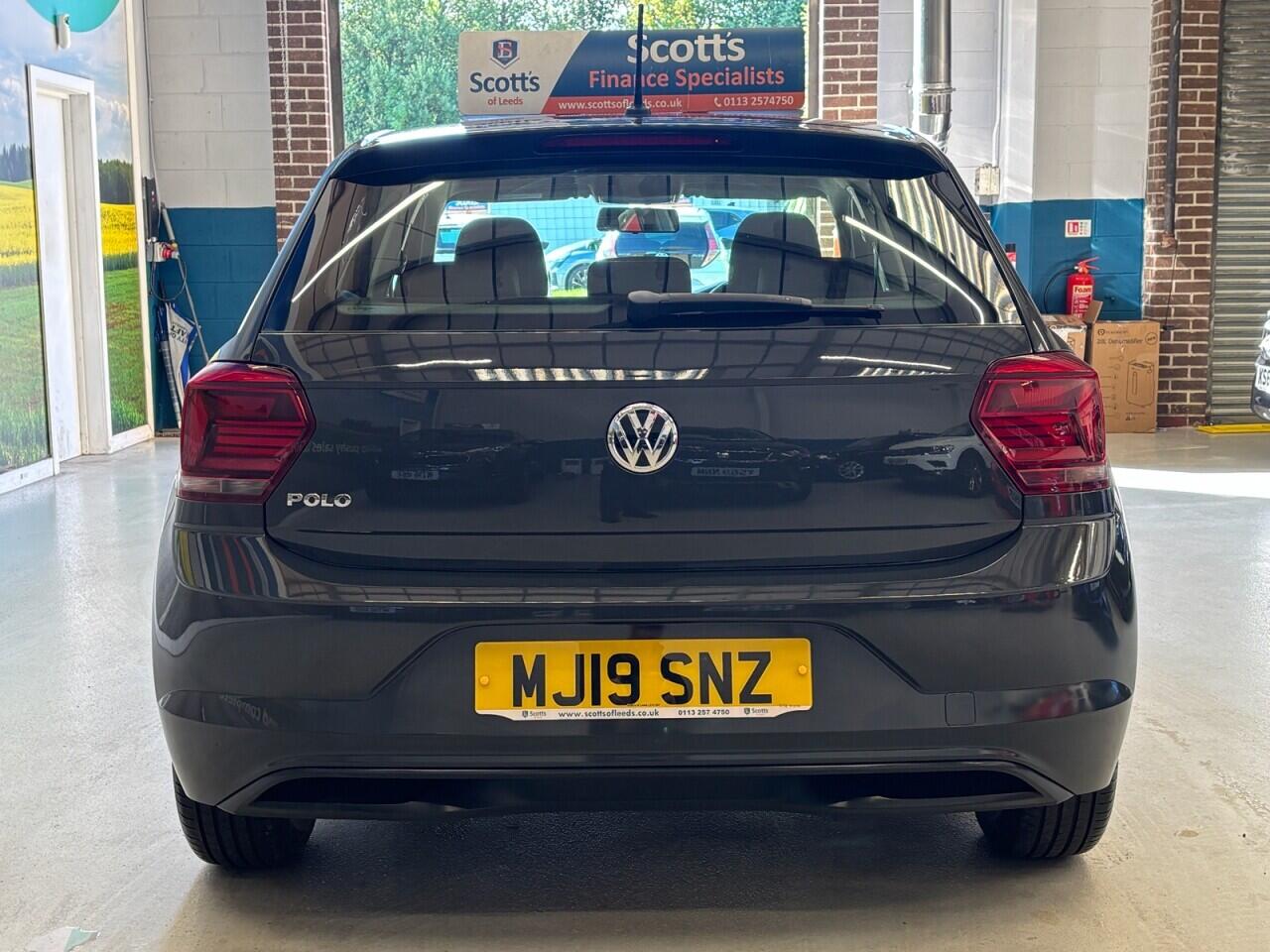 Volkswagen Polo view 6