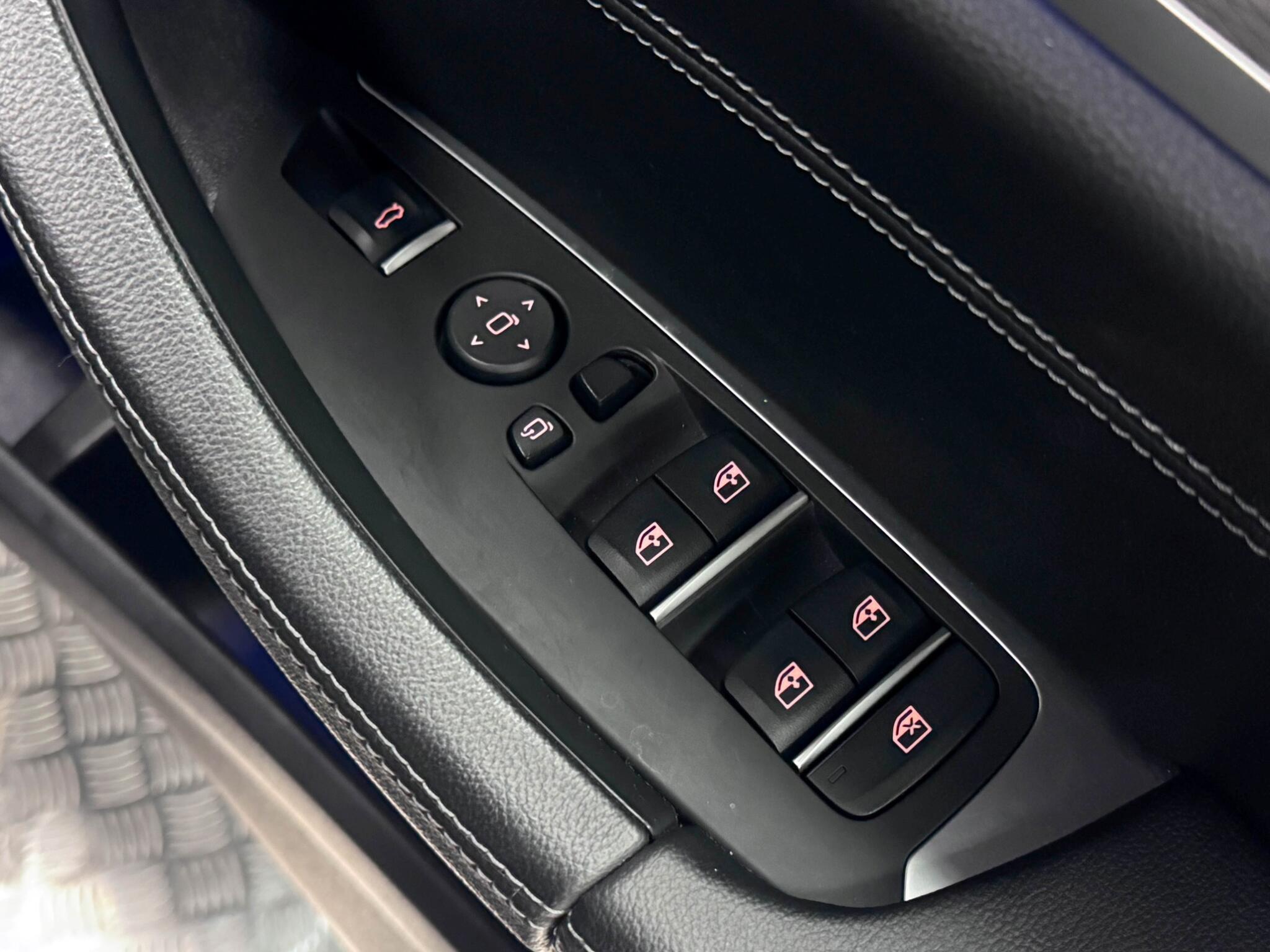 BMW X4 view 28