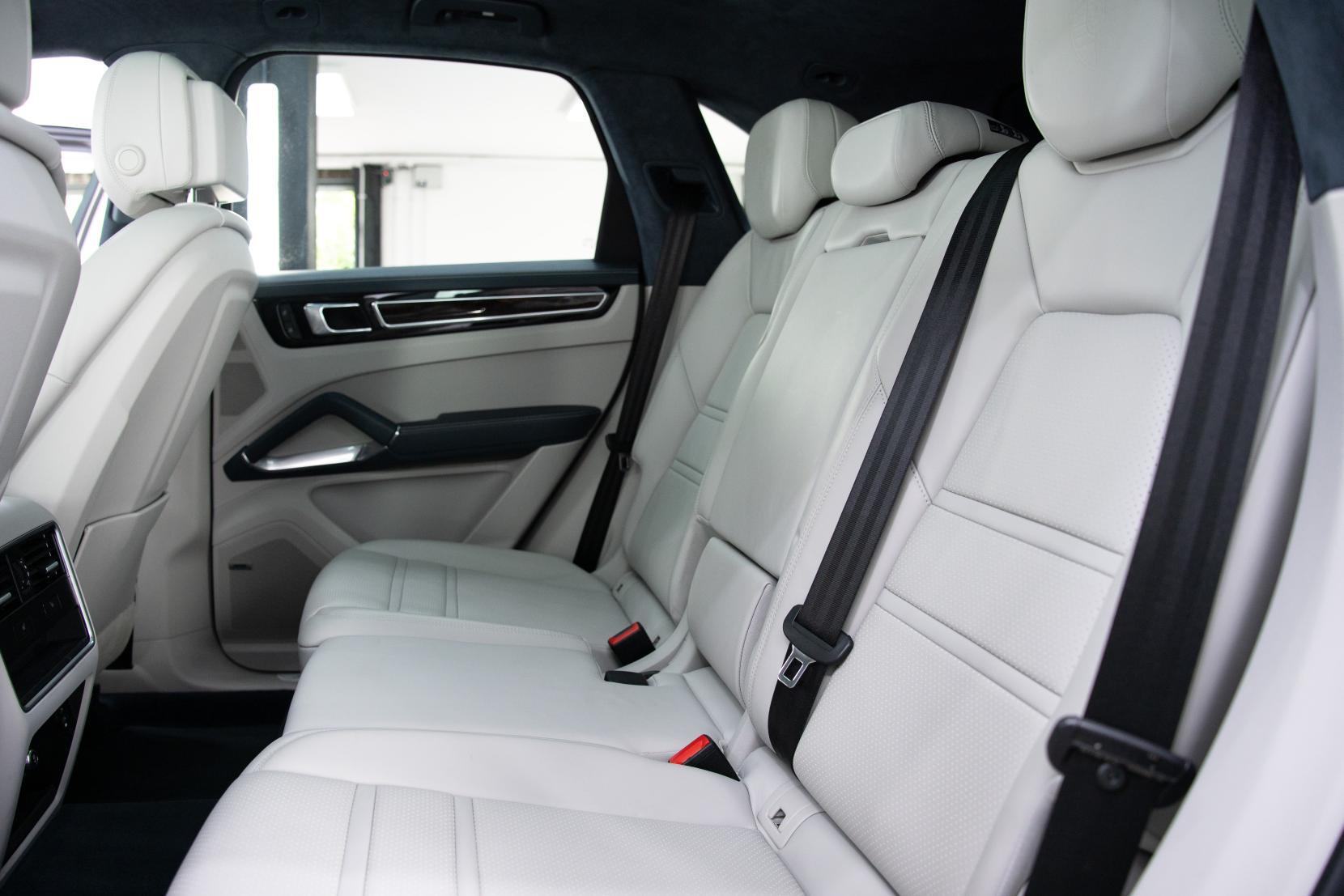 Porsche Cayenne view 12