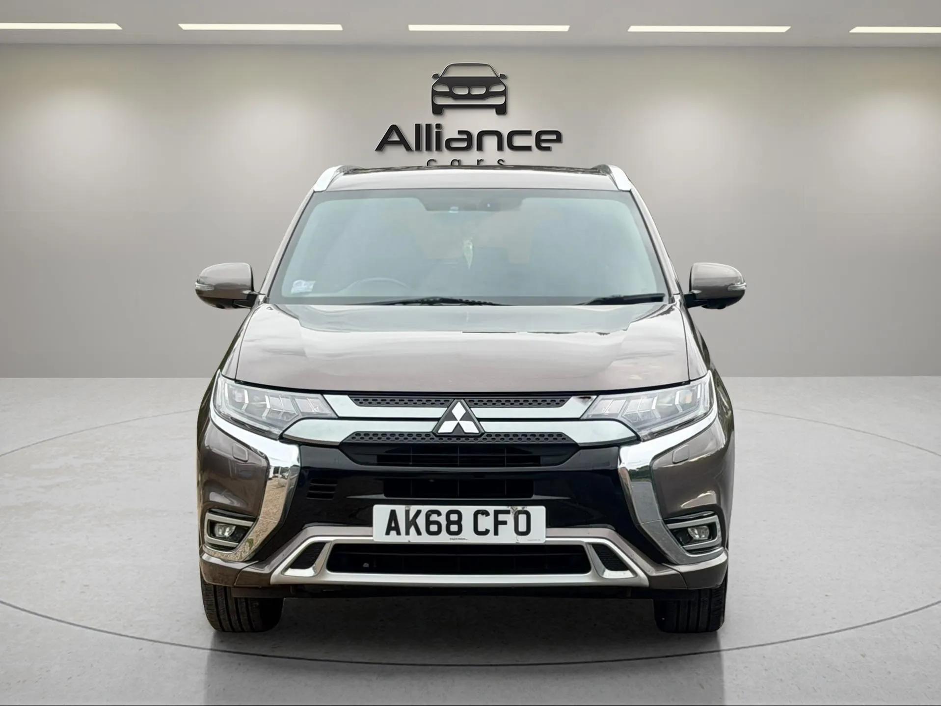 Mitsubishi Outlander view 10