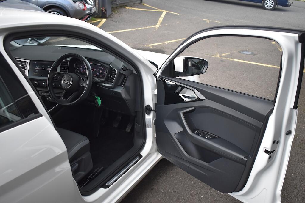Audi A1 view 24