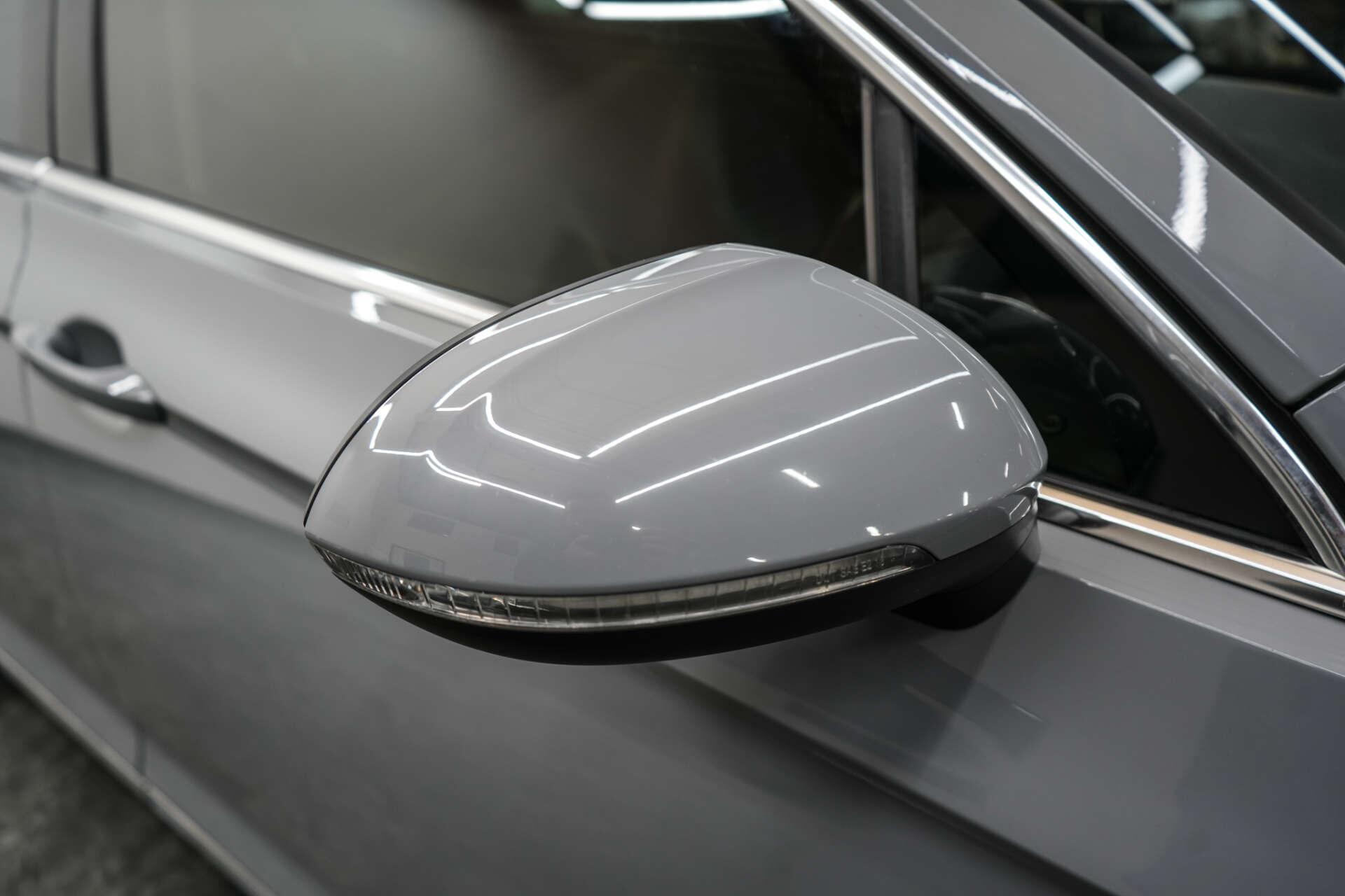 Volkswagen Passat view 8