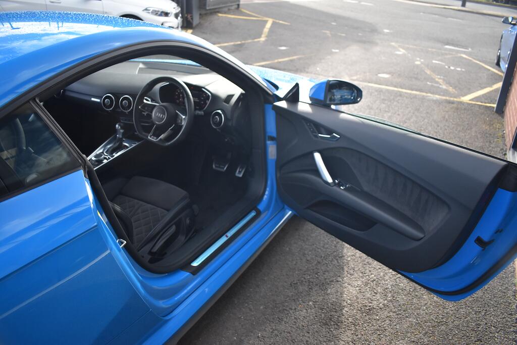 Audi TT view 15